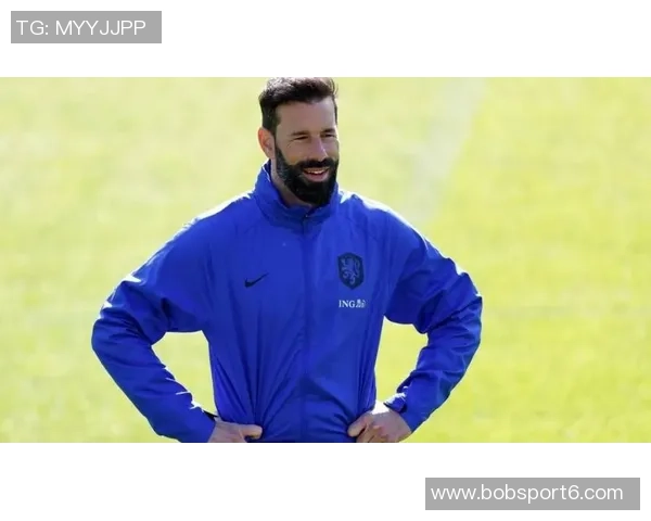 范尼重返足球舞台49岁担任荷兰队助教辅佐科曼征战世界杯