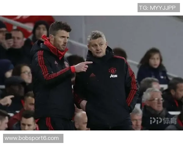 曼联高层今日与索尔斯克亚及卡里克进行重要面谈分析球队未来发展方向