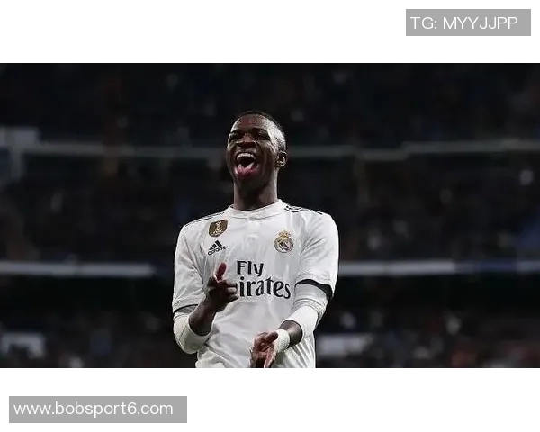 维尼修斯金球失利背后:核心地位被动摇排名骤降14位的深层原因 维尼修斯金球失利背后:核心地位被动摇排名骤降14位的深层原因